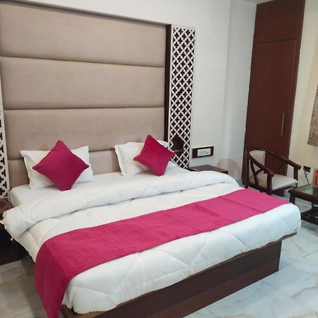 Hotel Lav Kush Deluxe At Paharganj นิวเดลี ภายนอก รูปภาพ