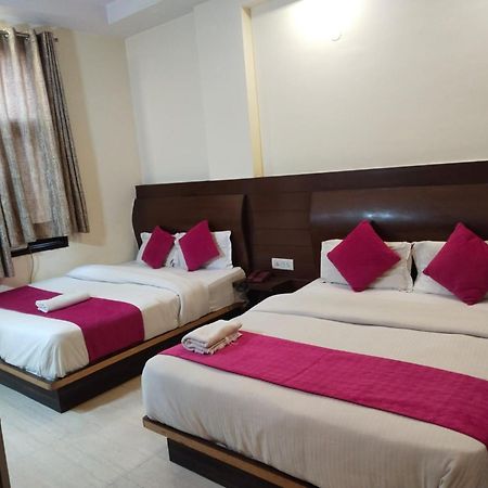Hotel Lav Kush Deluxe At Paharganj นิวเดลี ภายนอก รูปภาพ