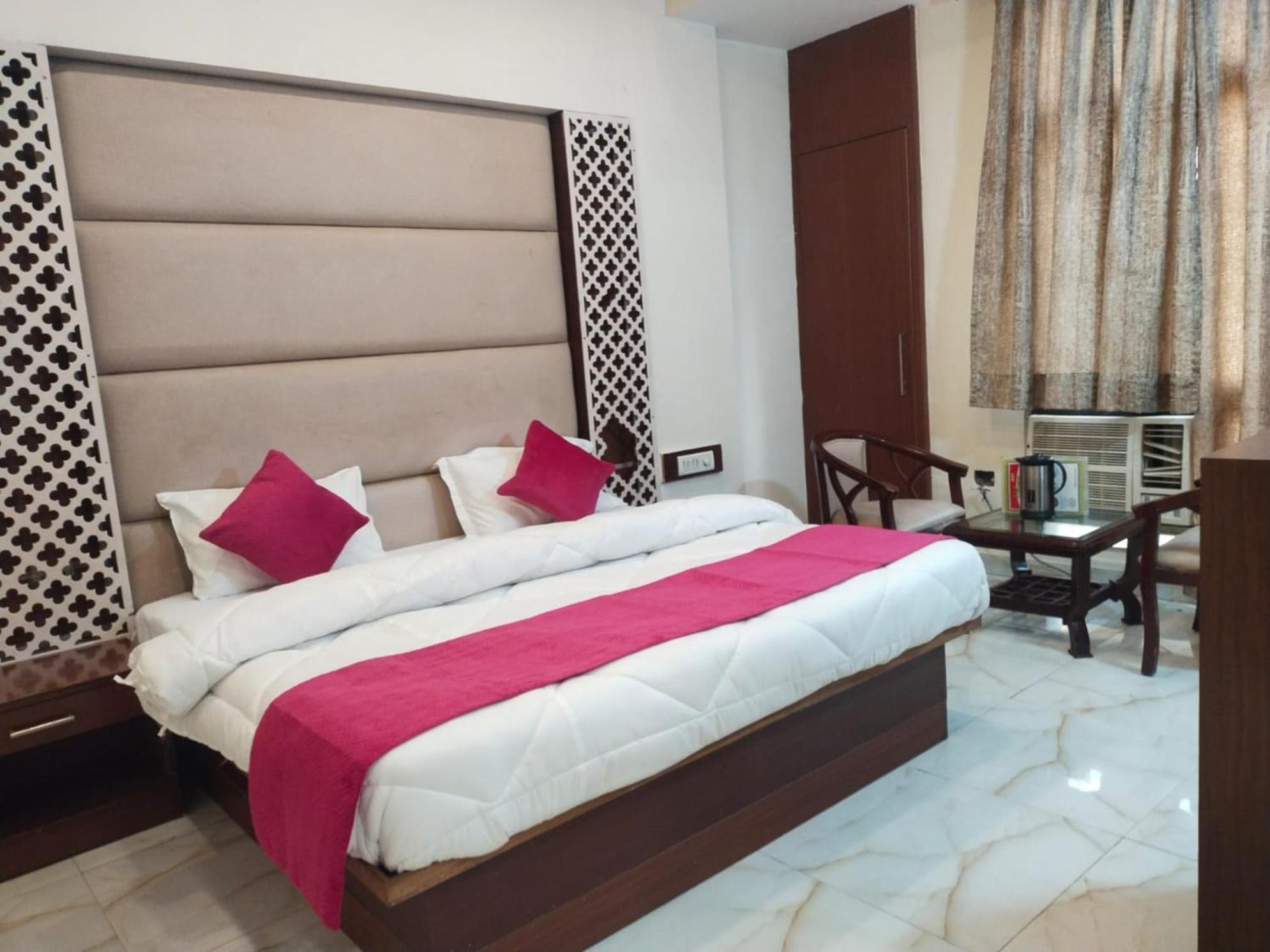 Hotel Lav Kush Deluxe At Paharganj นิวเดลี ภายนอก รูปภาพ