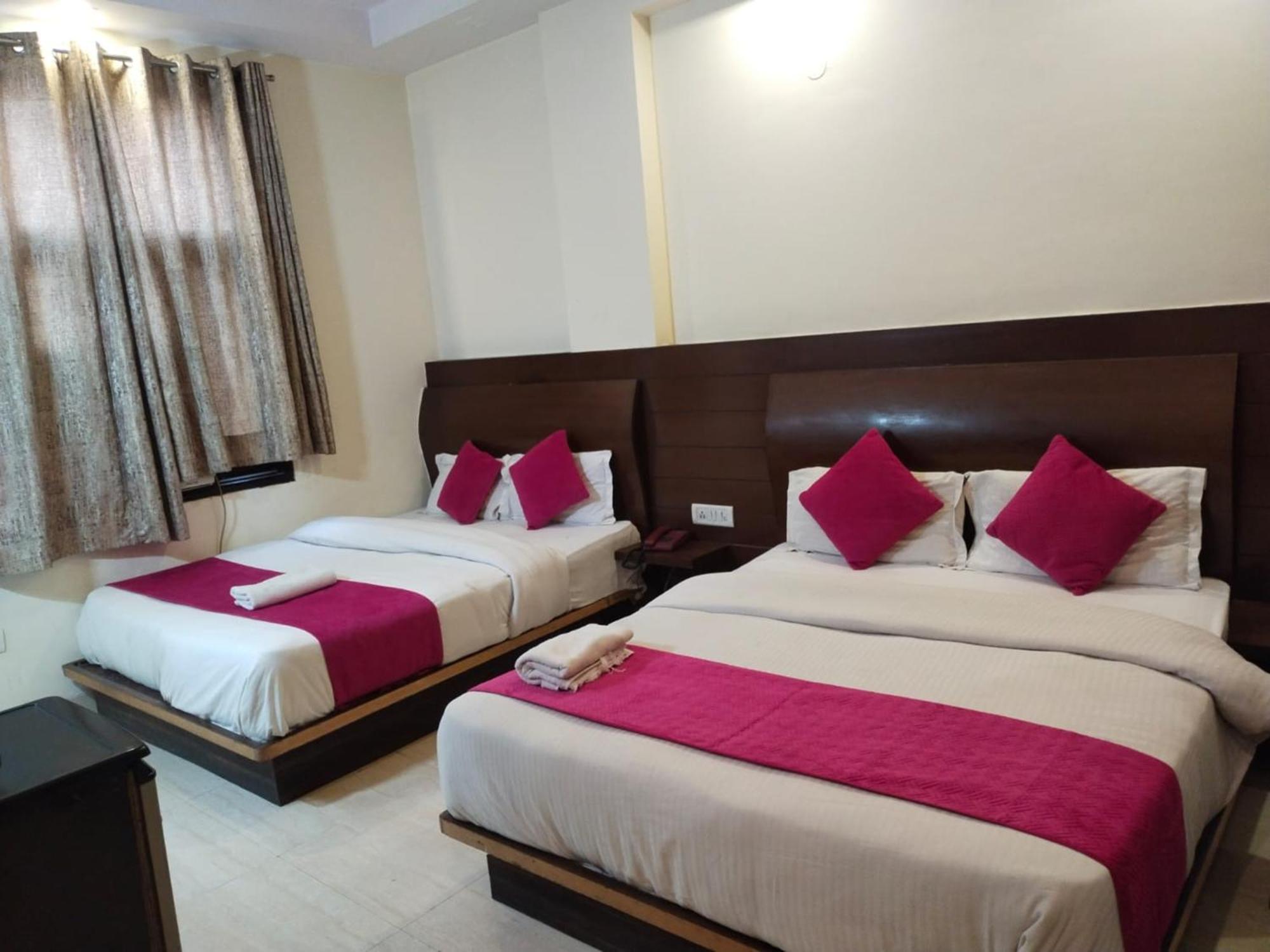 Hotel Lav Kush Deluxe At Paharganj นิวเดลี ภายนอก รูปภาพ