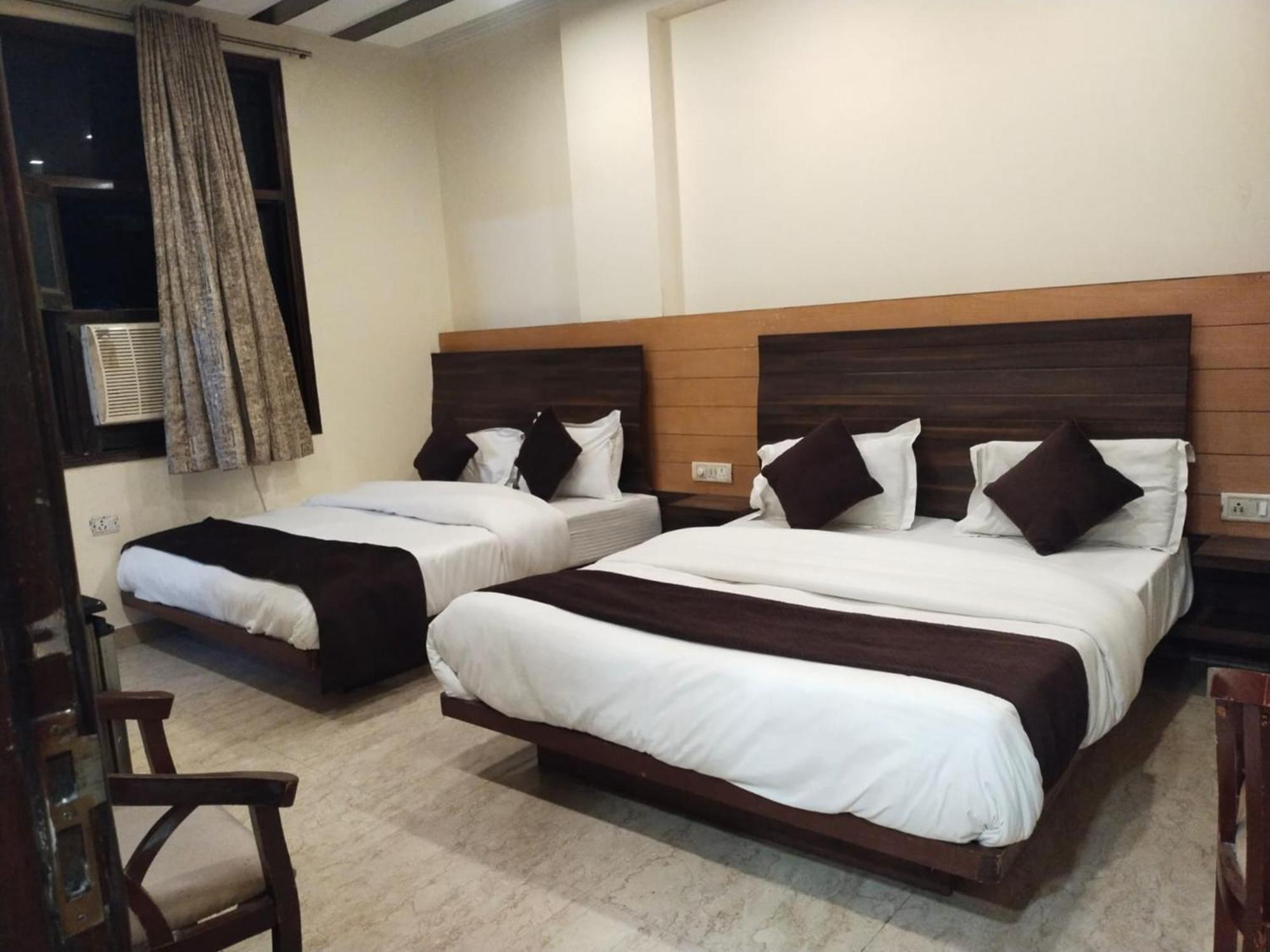 Hotel Lav Kush Deluxe At Paharganj นิวเดลี ภายนอก รูปภาพ