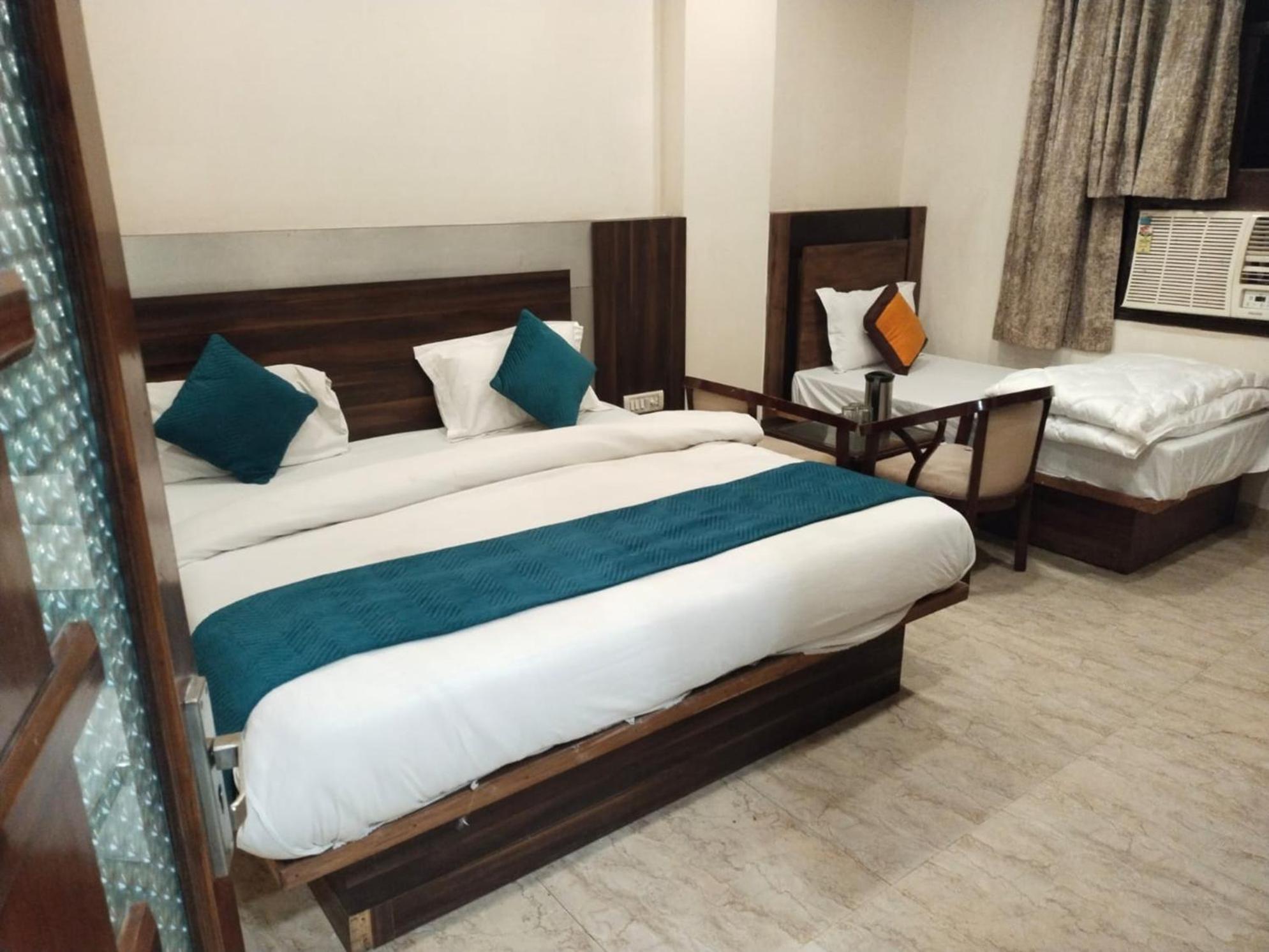 Hotel Lav Kush Deluxe At Paharganj นิวเดลี ภายนอก รูปภาพ